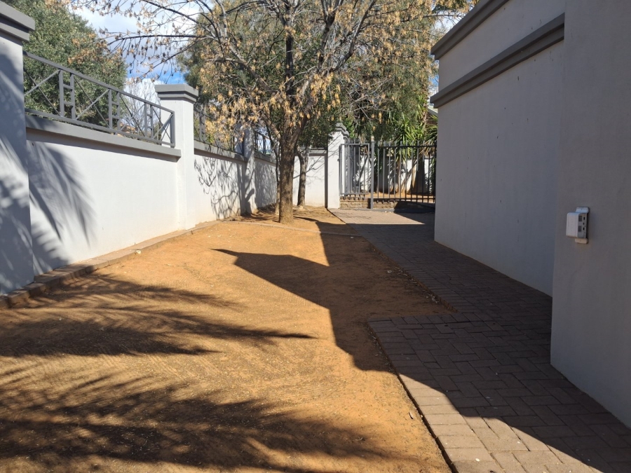 To Let 3 Bedroom Property for Rent in Pentagon Park Free State